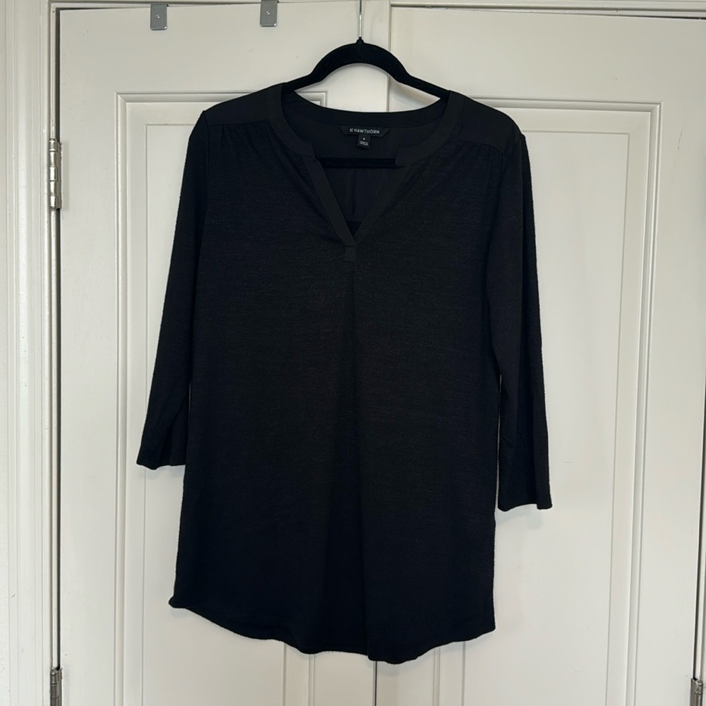 41 Hawthorn black quarter sleeve v neck